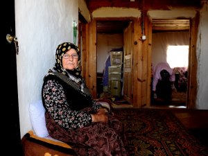 50 Yıldır Dağ Köyünde Yalnız Yaşıyor