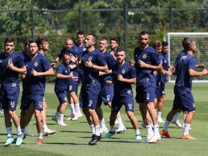Fenerbahçe Hazırlıklarını Sürdürüyor