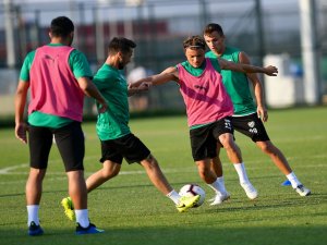 Bursaspor, Günü Çift Antrenmanla Tamamladı
