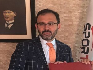 Mehmet Kasapoğlu, Kabinenin İlk Gençlik Ve Spor Bakanı Oldu