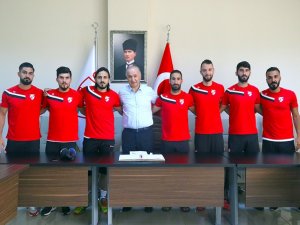 Boluspor Yeni Transferlerini İmza Töreninde Tanıttı