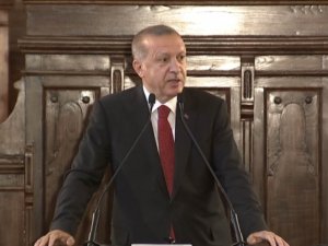 "İçeride Ve Dışarıda Sinsi Rakiplerimiz Var"