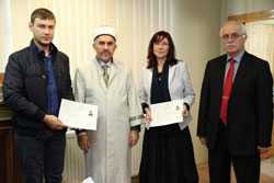 Ukraynalı Anne ve Oğlu Rize’de Müslüman Oldu