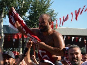 Altın Kemeri Ailesine Armağan Etti