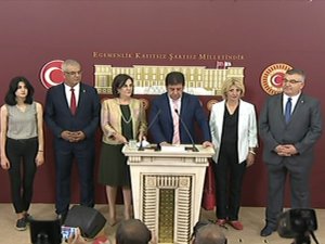Chp’de Tansiyon Yükseliyor: İmza Toplanmaya Başladı