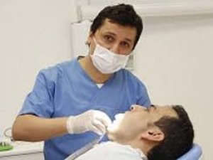 Diş Hekiminden Uyarı: “En Önemli Hastalıklar Diş Çürükleriyle Başlar”