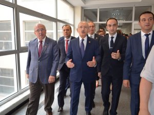 Kılıçdaroğlu Tren Kazasında Yaralananları Ziyaret Etti