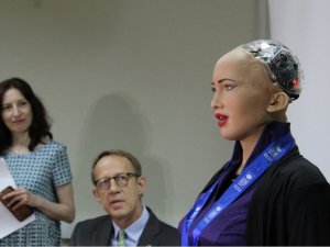 Robot Sofia Gürcistan’da