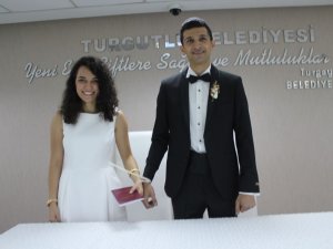 Polis Memuruna Nikah Masasında Kelepçe