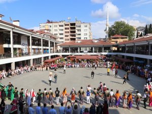 Uluslararası Akçaabat Müzik Ve Halkoyunları Festivali Başladı