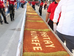79 Metrelik Künefe 5 Dakikada Tükendi