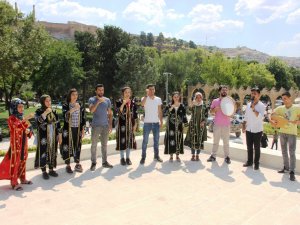 İşitme Engelli Genç Kızın Klip Hayalini Gerçek Oldu