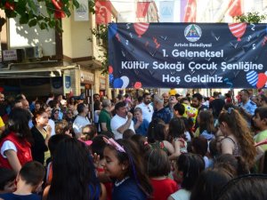 Artvin’de Çocuk Şenlikleri Renkli Görüntülere Sahne Oldu