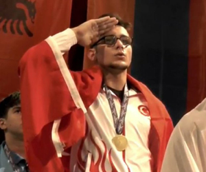 Rizeli Milli Halterci Onur Demirci, 3 Rekor Kırarak Avrupa Şampiyonu Oldu. Rekorları ve Madalyaları Erdoğan’a Hediye Etti