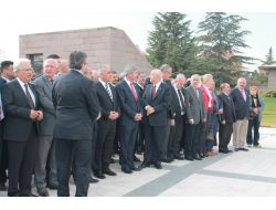 Merhum Ecevit Kabri Başında Anıldı
