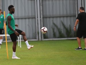 Bursaspor’un Yeni Transferi İlk Antrenmanına Çıktı