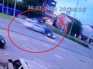 Araç İkiye Bölündü: 2 Ölü, 5 Yaralı