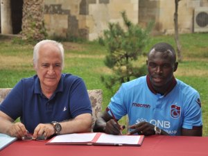 Zargo Toure İmzayı Attı