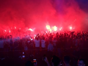 Şampiyonların Gecesi İzmir’i Aydınlattı