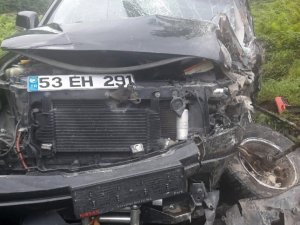 Rize’de Trafik Kazası: 2 Yaralı