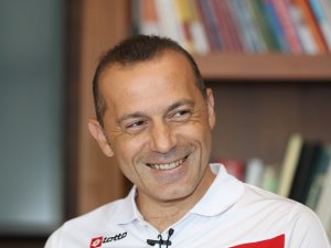 Cüneyt Çakır’dan "Var" Değerlendirmesi