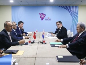 Çavuşoğlu’nun Singapur’da İkili Temasları Sürüyor