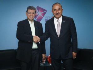 Tayland Ve Malezyalı Mevkidaşlarıyla Görüştü