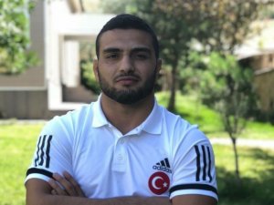 1 Altın Ve 1 Gümüş Madalya Daha