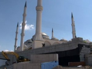 Erdoğan Çamlıca Camii’nde İncelemede Bulunuyor