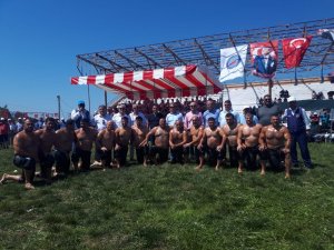 Dağköy Yağlı Güreşleri’nde Başpehlivan Serhat Gökmen