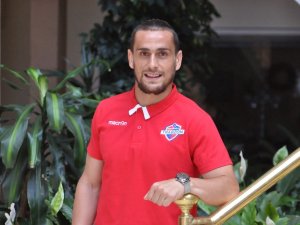 Hekimoğlu Trabzon Fk’nın Başarılı Savunma Oyuncusu Emre Akgün Şampiyonluk İçin İddialı Konuştu