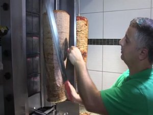 Berlin’deki Türk Dönerciden Örnek Hareket