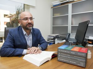 Ak Parti’nin Siyaseti Tüm Boyutlarıyla Ele Alınacak
