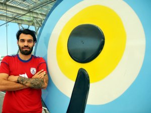 Enes Kubat İzmir Ekibinde