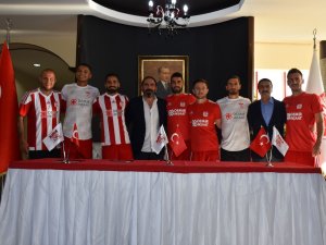Sivasspor Yeni Transferlerini Tanıttı