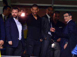 Yeni Transfer Slimani Tribünde