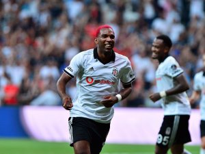 Beşiktaş İşi İlk Yarıda Bitirdi