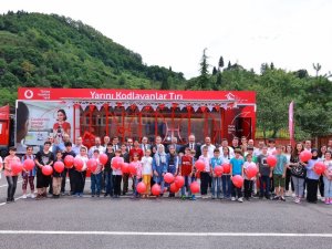 Yarını Kodlayanlar Eğitim Tırı Trabzon’da