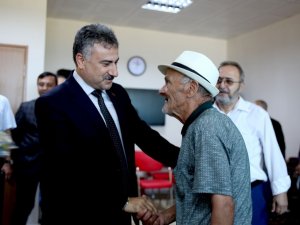 Emniyetten Bayram Öncesi Huzurevi Sakinlerine Moral Ziyareti