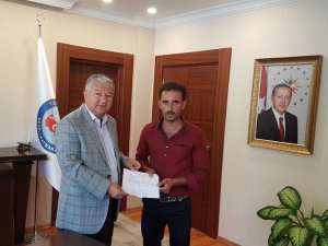 Kurbanını Sattı, Parayı Devlete Bağışladı