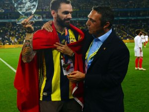 Fenerbahçe’de Ramil Guliyev’e Plaket Verildi