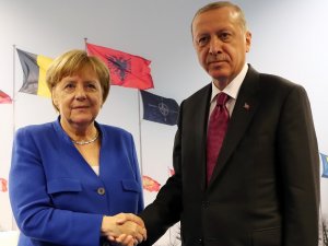 Erdoğan, Merkel İle Telefonda Görüştü