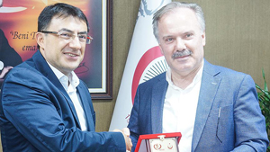Sürmene belediyesinden hastaneye 1 ton çay bağışı