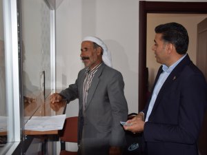 Maaşlarını Devlete Bağışladılar