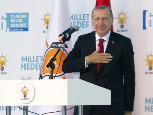 Erdoğan Yeniden Ak Parti Genel Başkanı Seçildi