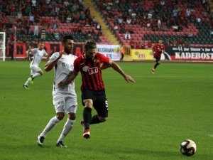 Eskişehir’de 4 Gol Var Kazanan Yok