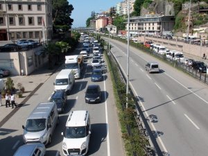 Karadeniz Sahil Yolu’nda Tatil Yoğunluğu