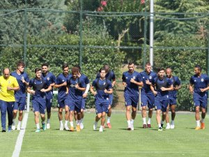 Fenerbahçe Antrenmanlara Başladı