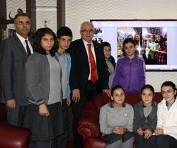 TÜYAP'a Giden Kitap Kurdu Öğrencilerden Vali Çakır'a Ziyaret