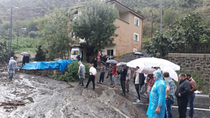 Trabzon'da şiddetli yağış heyelana neden oldu